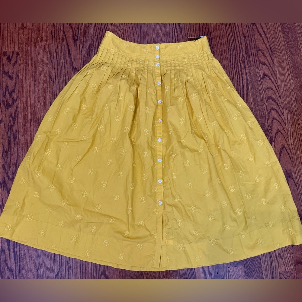 Brand New Gap button down A-Line Midi Skirt.